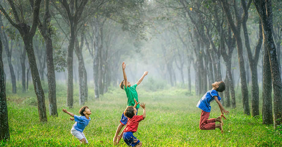 Las vacaciones son un gran momento para incentivar los talentos de nuestros hijos y enseñarles hábitos saludables para el resto de su vida. Te damos algunas ideas de cómo hacer este tiempo inolvidable.