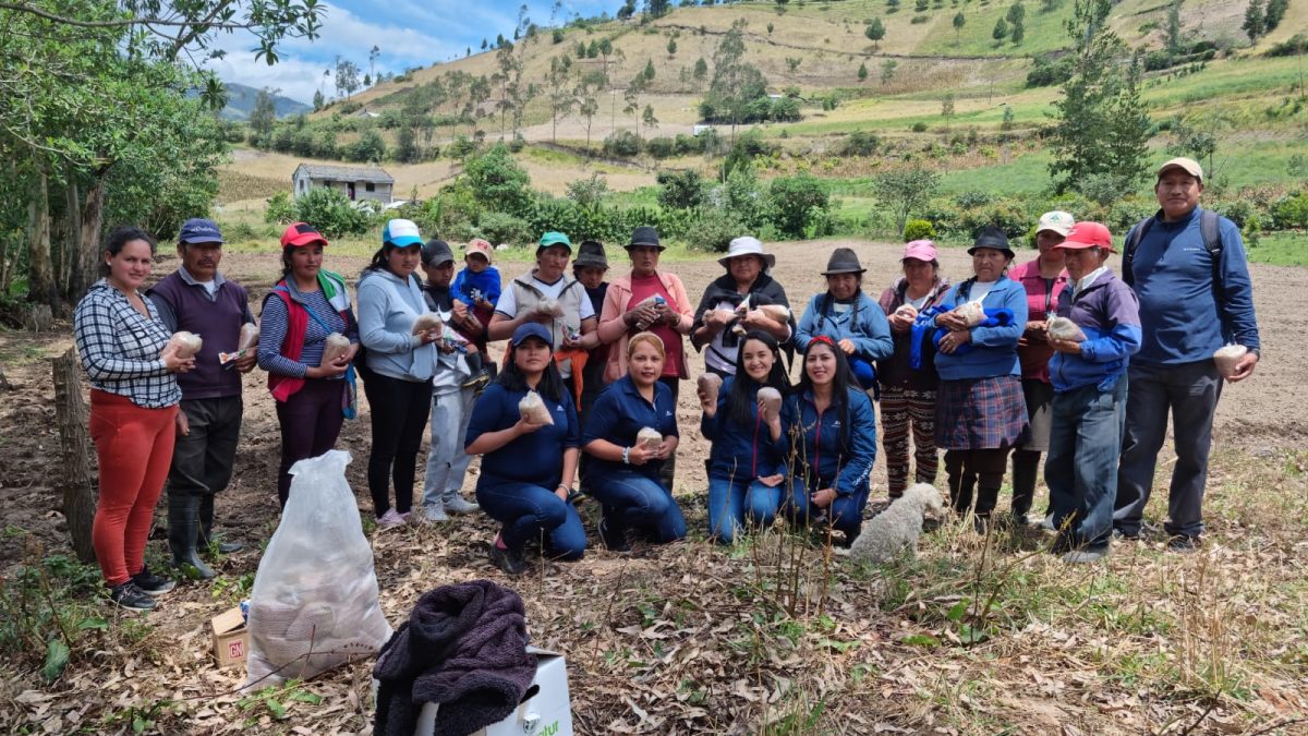 Equipo de Acción Sostenible (EAS) capacitó y reforestó en Sigchos