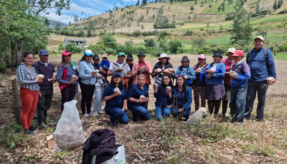 Equipo de Acción Sostenible (EAS) capacitó y reforestó en Sigchos